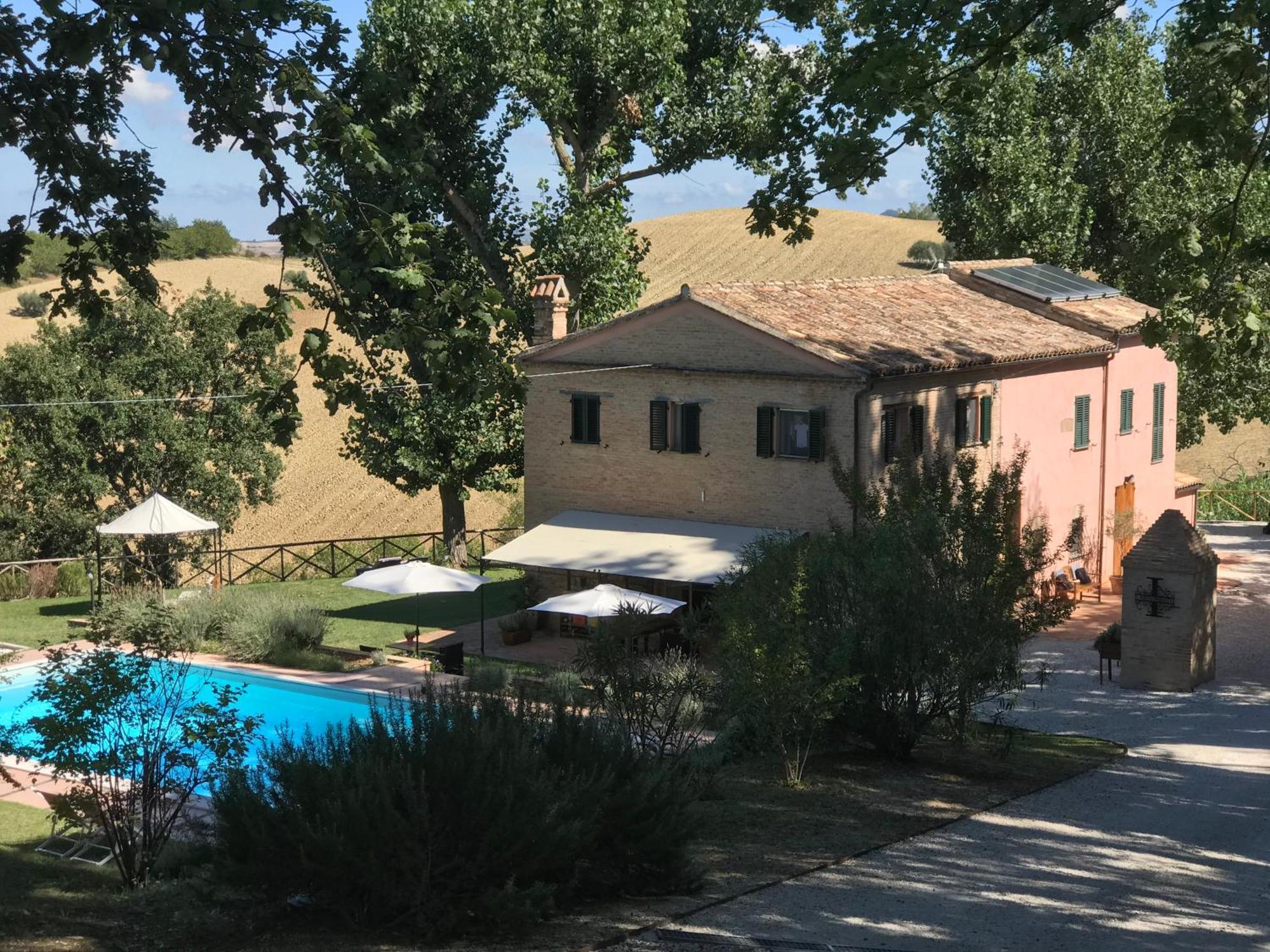 Bed and Breakfast Il Posto Perfetto Santa Maria Nuova  Экстерьер фото